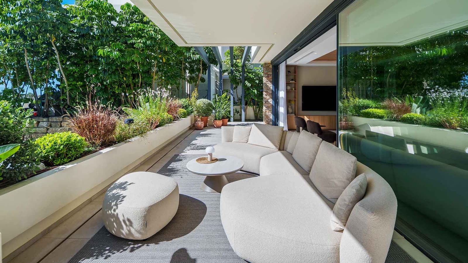 4 Zimmer Villa zu verkaufen in Estepona mit Pool - 2.750.000 € (Ref: 10085952)