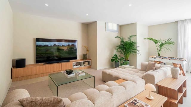 4 Zimmer Villa zu verkaufen in Centro, Estepona mit Pool - 2.750.000 € (Ref: 10085952)