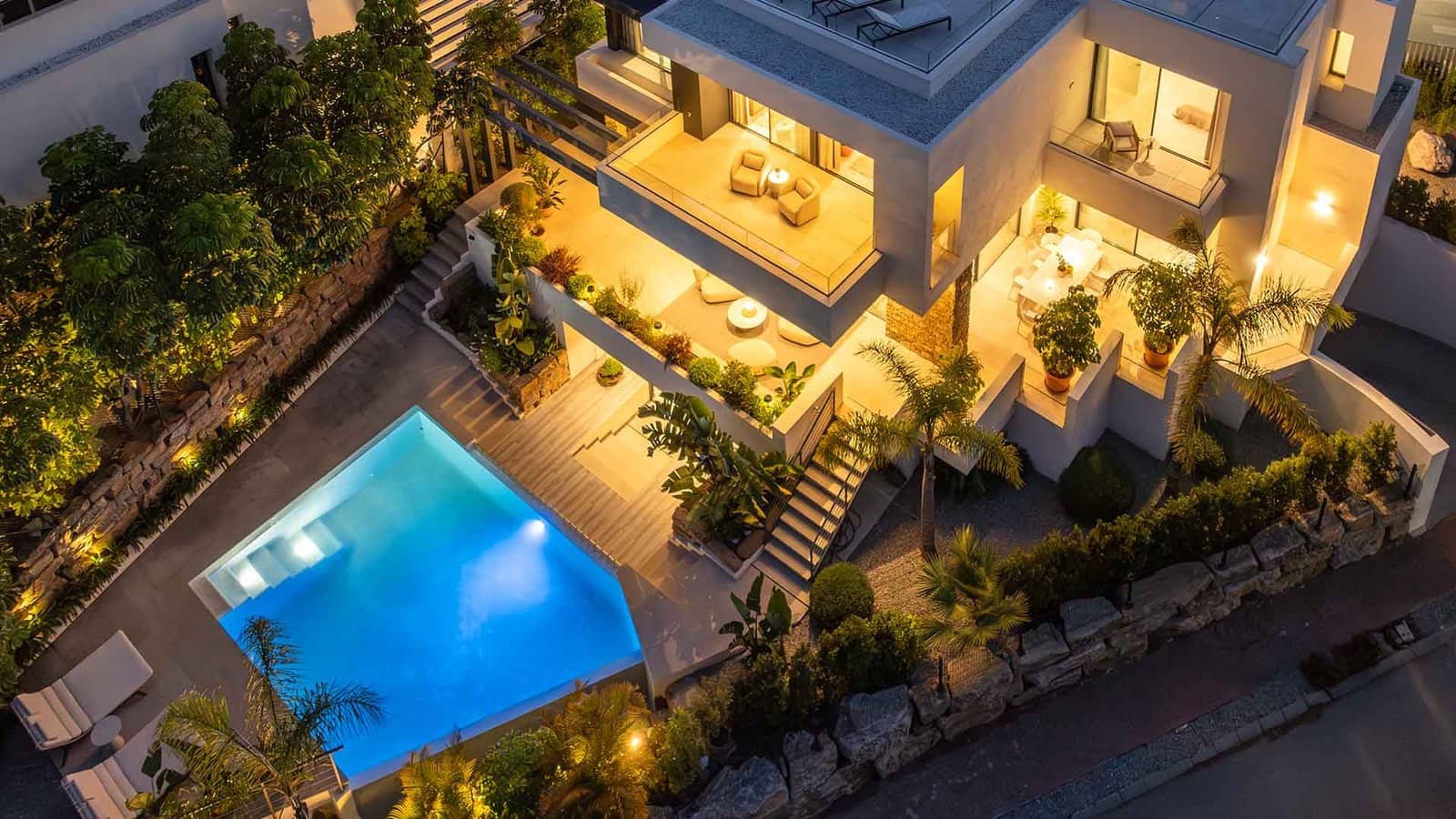 4 Zimmer Villa zu verkaufen in Estepona mit Pool - 2.750.000 € (Ref: 10085952)