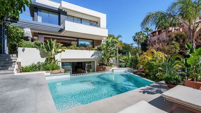 4 Zimmer Villa zu verkaufen in Centro, Estepona mit Pool - 2.750.000 € (Ref: 10085952)