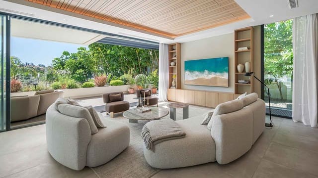 4 Zimmer Villa zu verkaufen in Centro, Estepona mit Pool - 2.750.000 € (Ref: 10085952)