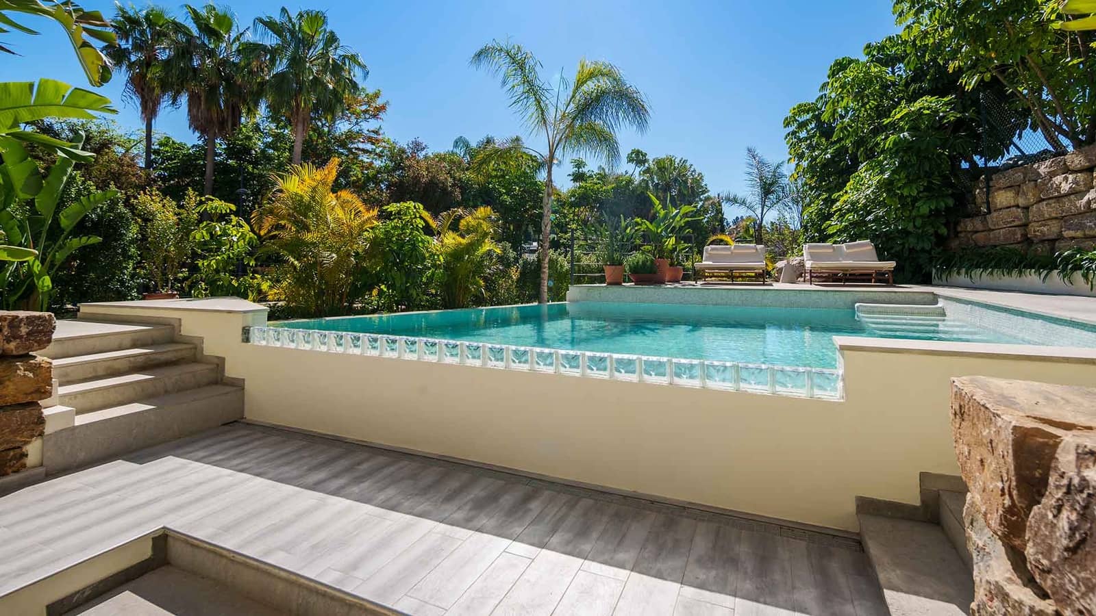 4 Zimmer Villa zu verkaufen in Estepona mit Pool - 2.750.000 € (Ref: 10085952)