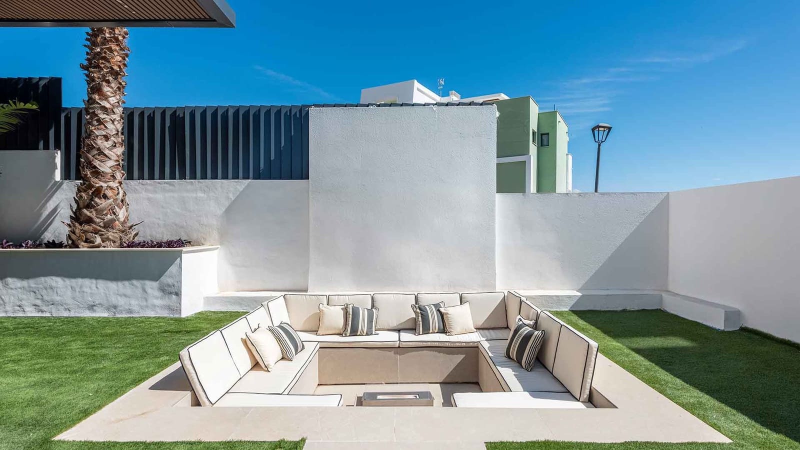 3 quarto Moradia para venda em La Cala de Mijas com piscina - 1 889 000 € (Ref: 10098204)