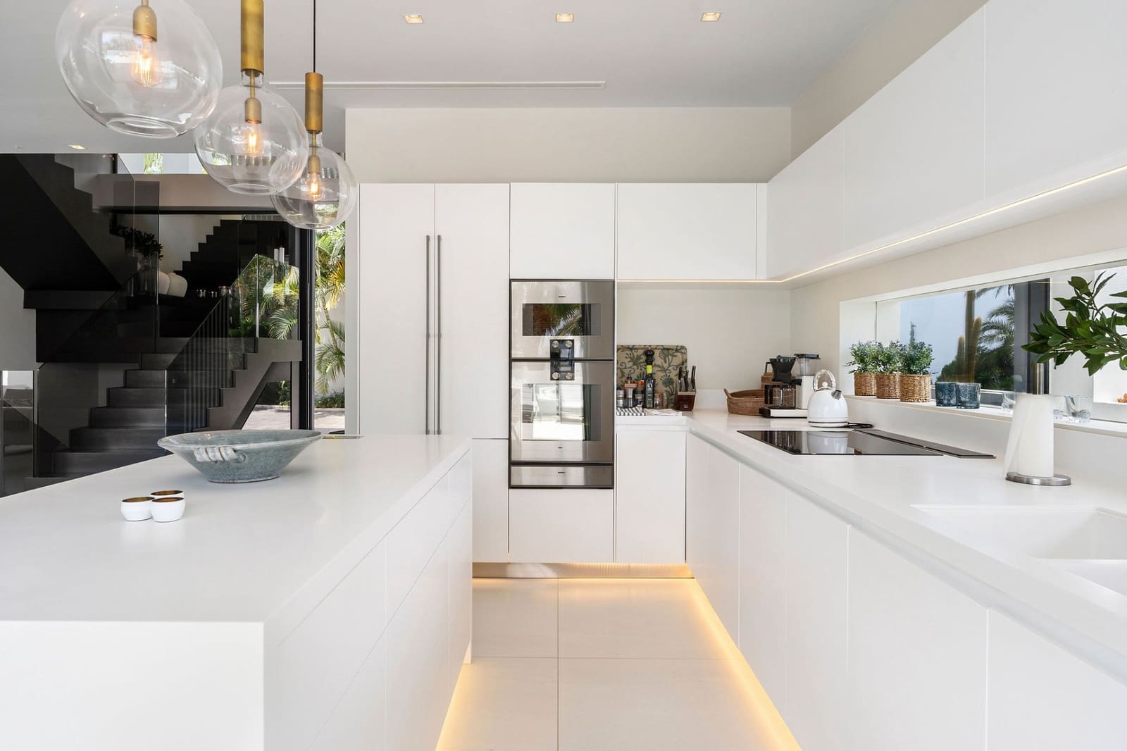 5 slaapkamer Villa te koop in Golden Mile met zwembad - € 5.650.000 (Ref: 10098205)