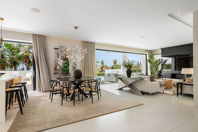 Chalet de 5 habitaciones en Lomas De Marbella, Marbella en venta con piscina - 5.650.000 € (Ref: 10098205)