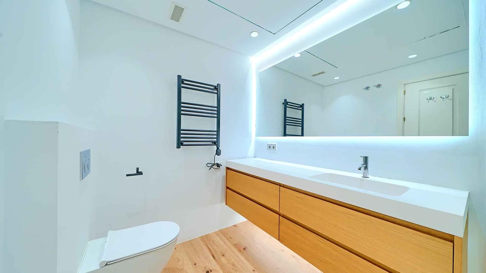 4 bedroom Townhouse for sale in Golden Mile with pool garage - € 1,950,000 (Ref: 10109405)
