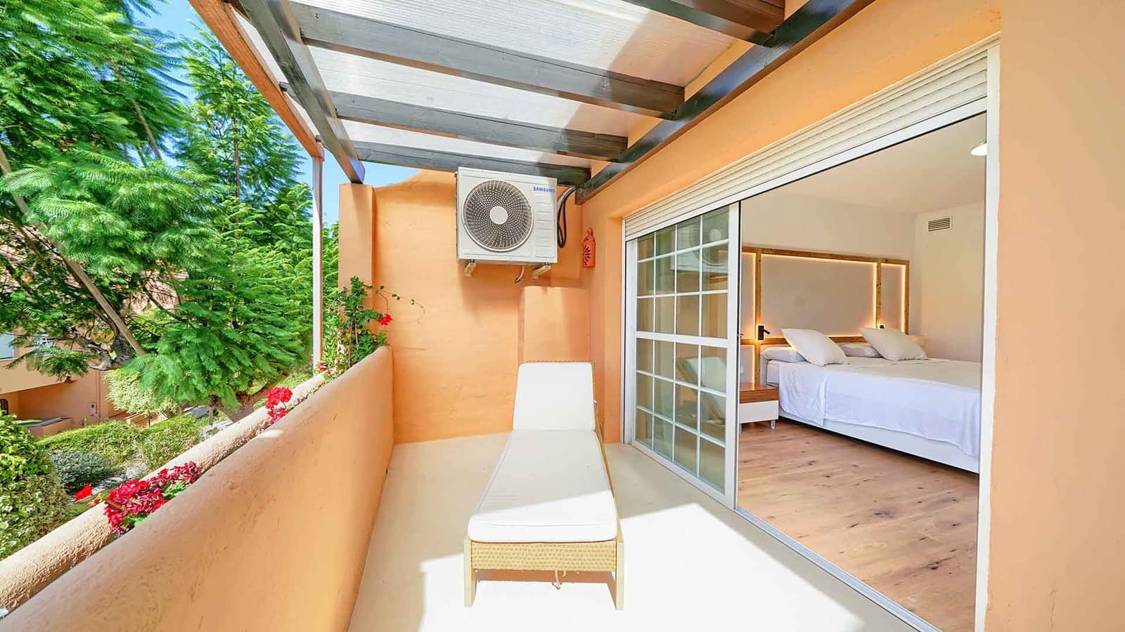 4 bedroom Townhouse for sale in Golden Mile with pool garage - € 1,950,000 (Ref: 10109405)