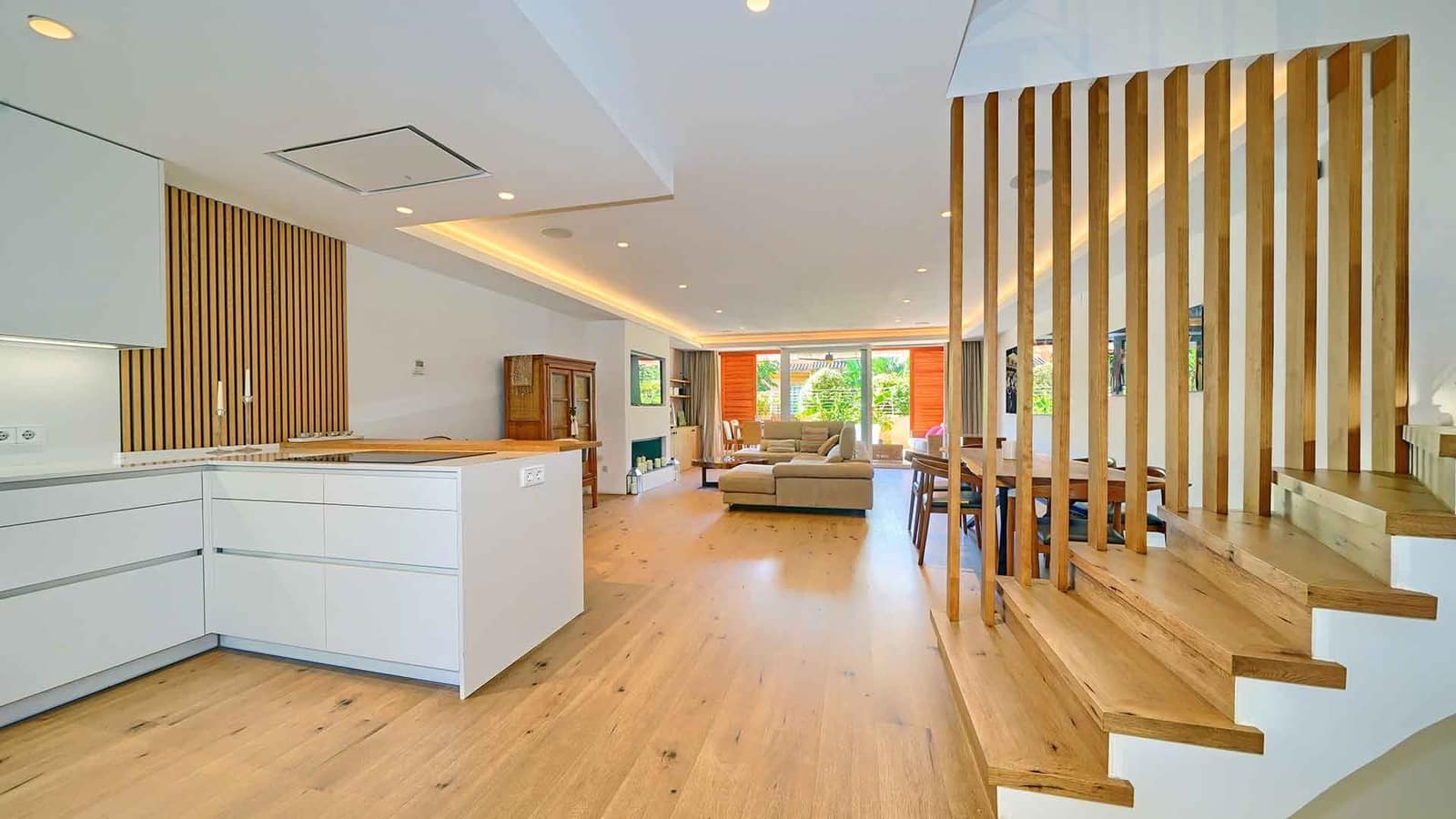 4 bedroom Townhouse for sale in Golden Mile with pool garage - € 1,950,000 (Ref: 10109405)