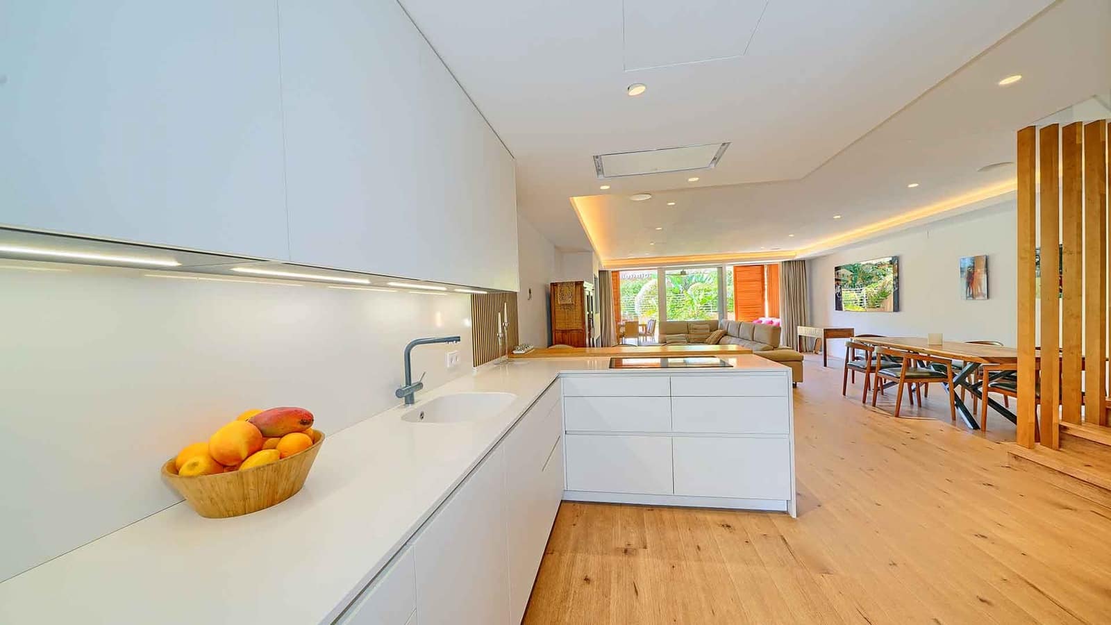 4 bedroom Townhouse for sale in Golden Mile with pool garage - € 1,950,000 (Ref: 10109405)