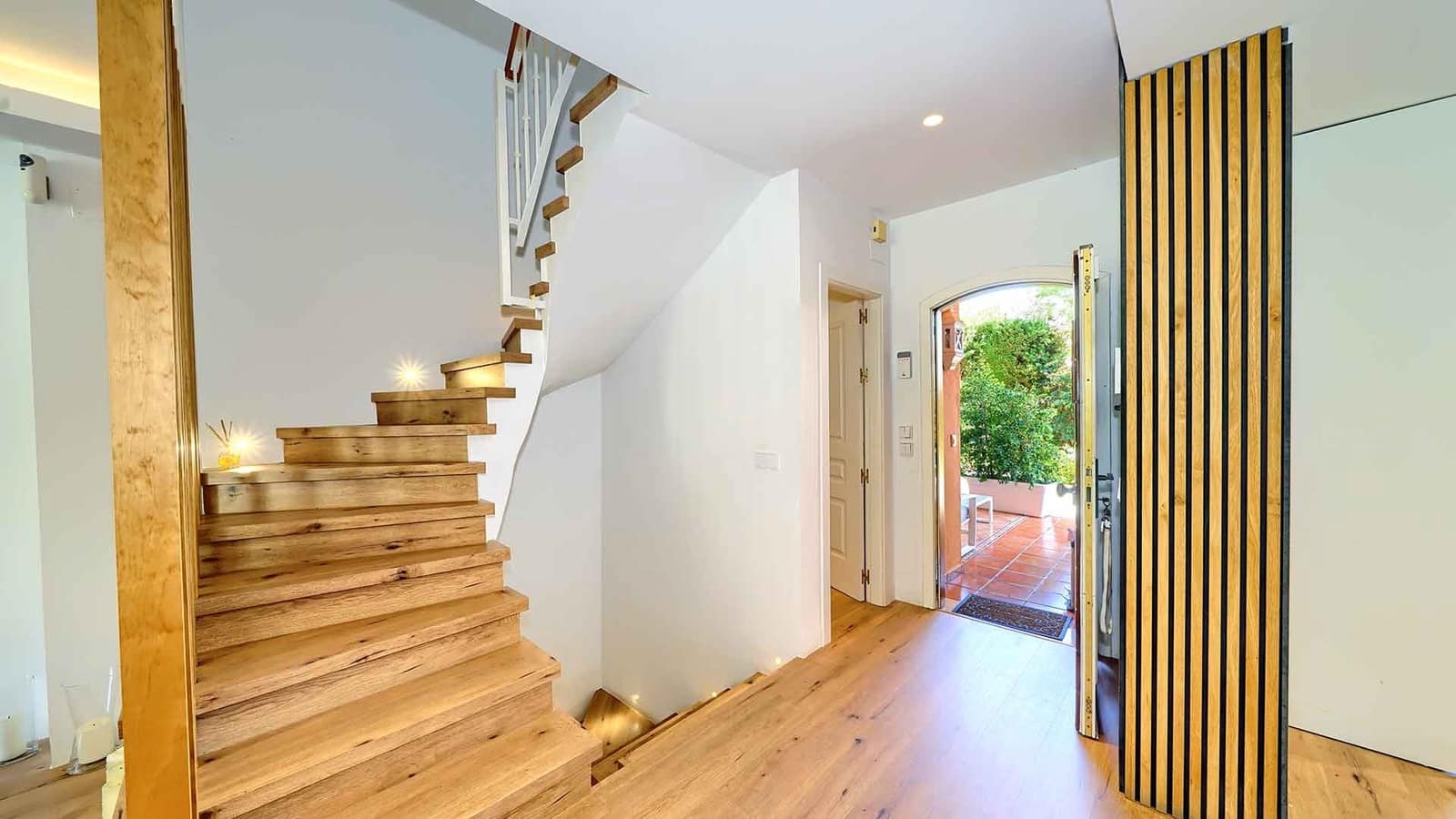 4 bedroom Townhouse for sale in Golden Mile with pool garage - € 1,950,000 (Ref: 10109405)