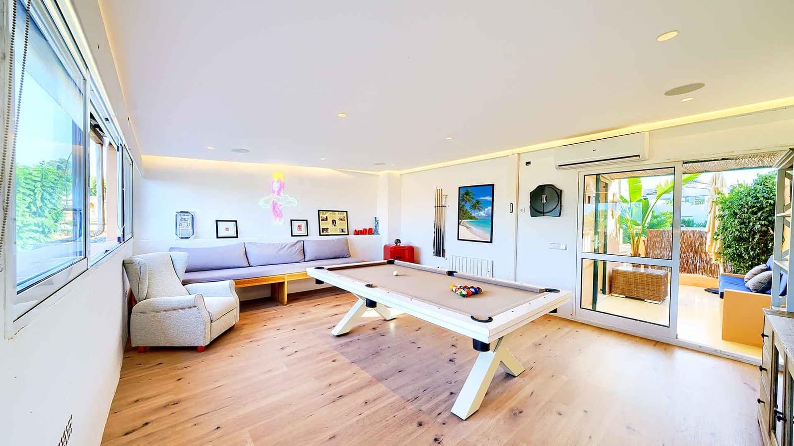 4 bedroom Townhouse for sale in Golden Mile with pool garage - € 1,950,000 (Ref: 10109405)