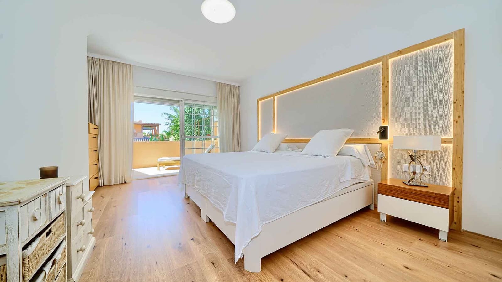 4 bedroom Townhouse for sale in Golden Mile with pool garage - € 1,950,000 (Ref: 10109405)