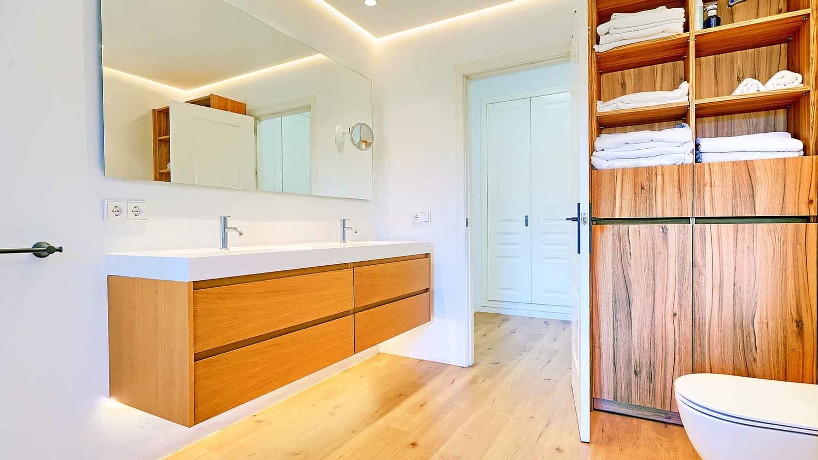 4 bedroom Townhouse for sale in Golden Mile with pool garage - € 1,950,000 (Ref: 10109405)