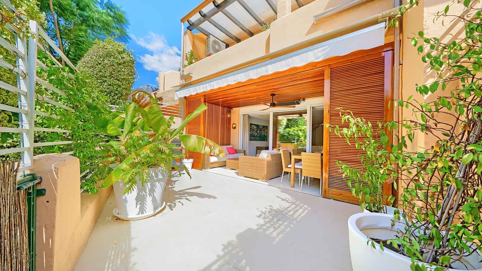 4 bedroom Townhouse for sale in Golden Mile with pool garage - € 1,950,000 (Ref: 10109405)
