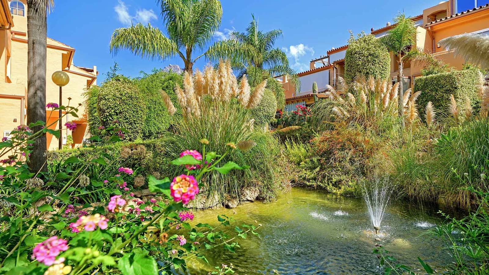 4 bedroom Townhouse for sale in Golden Mile with pool garage - € 1,950,000 (Ref: 10109405)