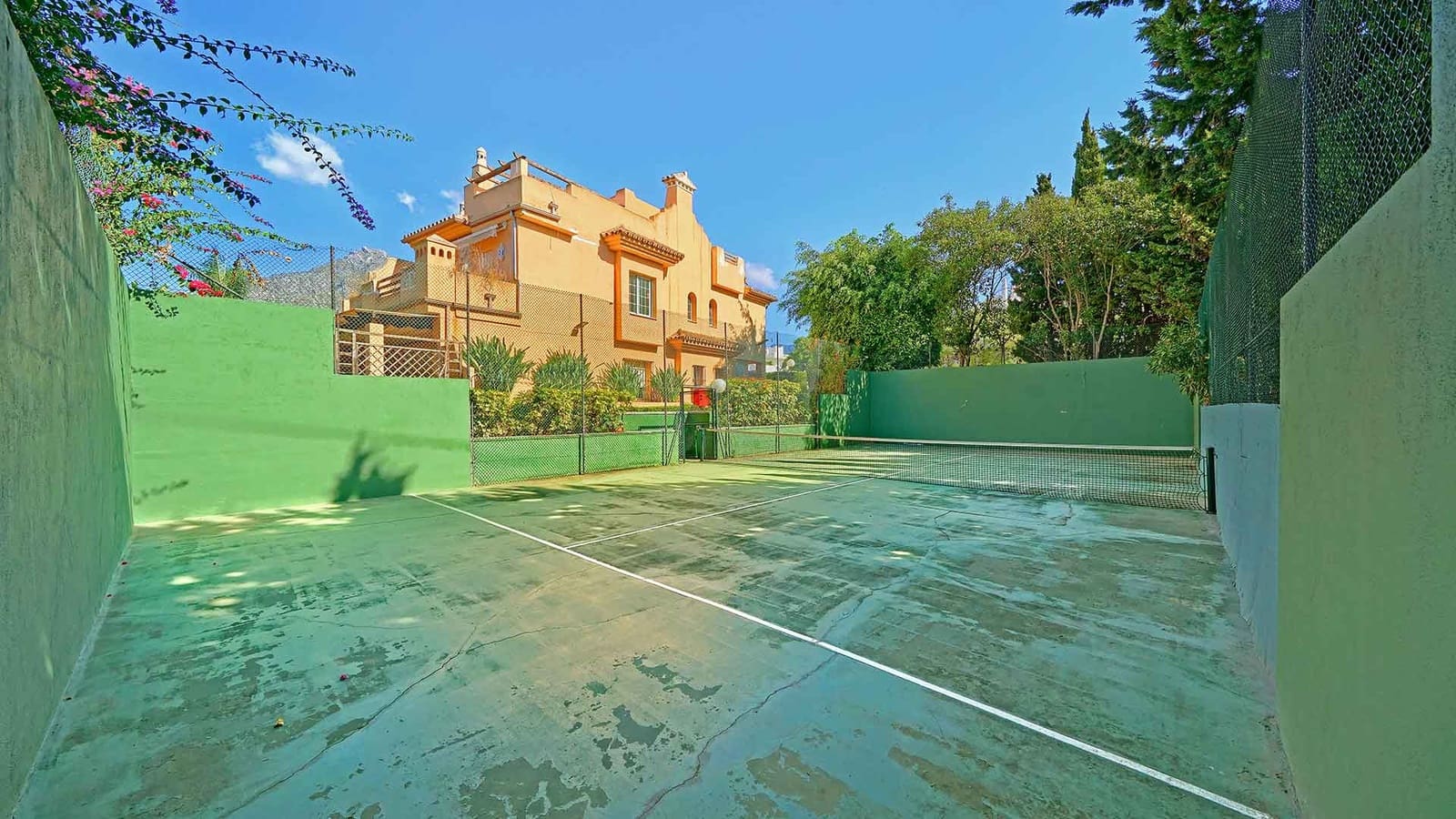 4 bedroom Townhouse for sale in Golden Mile with pool garage - € 1,950,000 (Ref: 10109405)