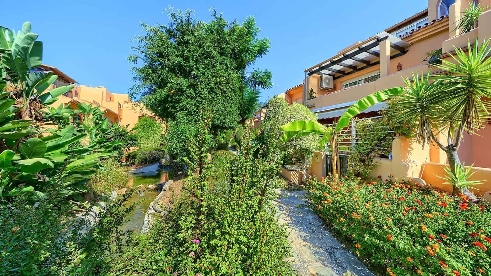 4 bedroom Townhouse for sale in Golden Mile with pool garage - € 1,950,000 (Ref: 10109405)