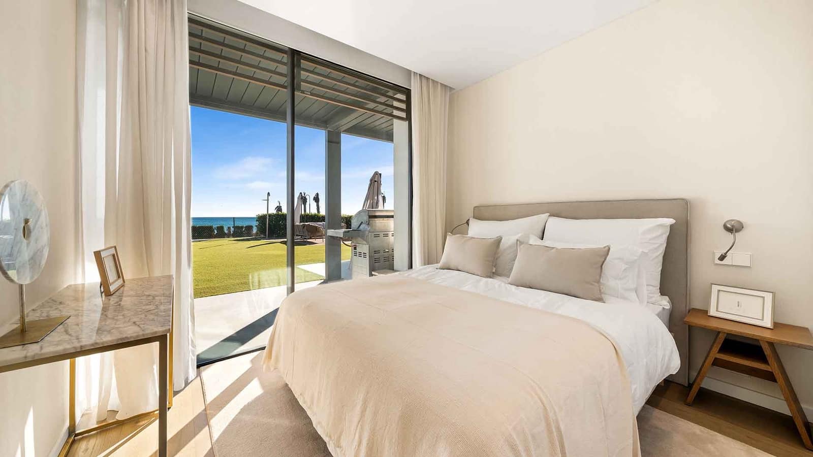 5 bedroom Villa for sale in Estepona with pool garage - € 5,750,000 (Ref: 10115645)