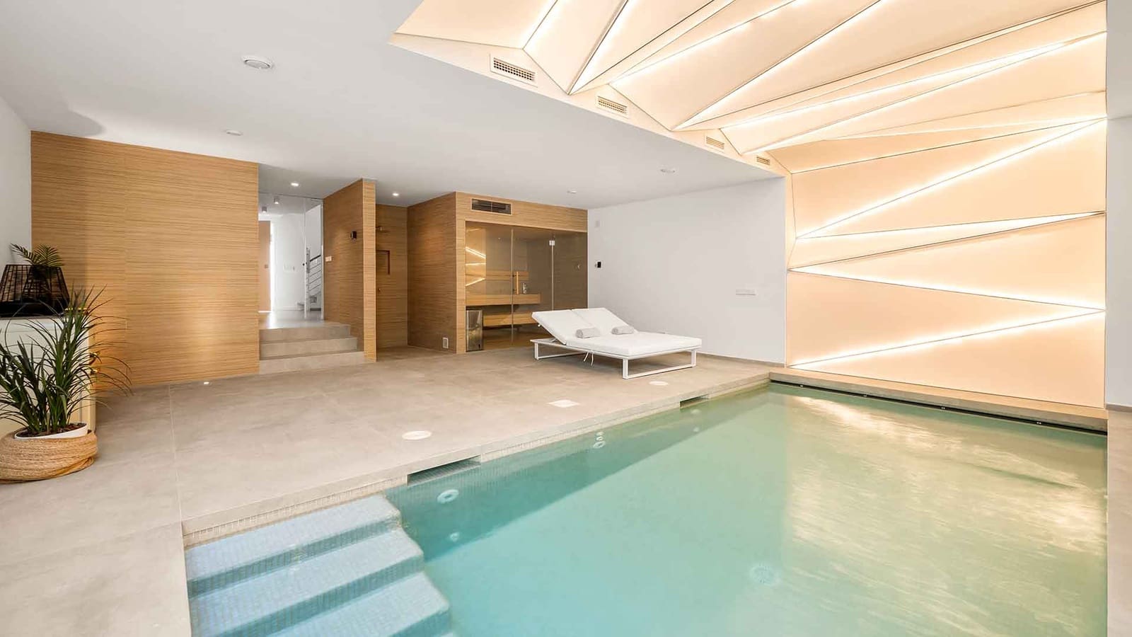5 bedroom Villa for sale in Estepona with pool garage - € 5,750,000 (Ref: 10115645)