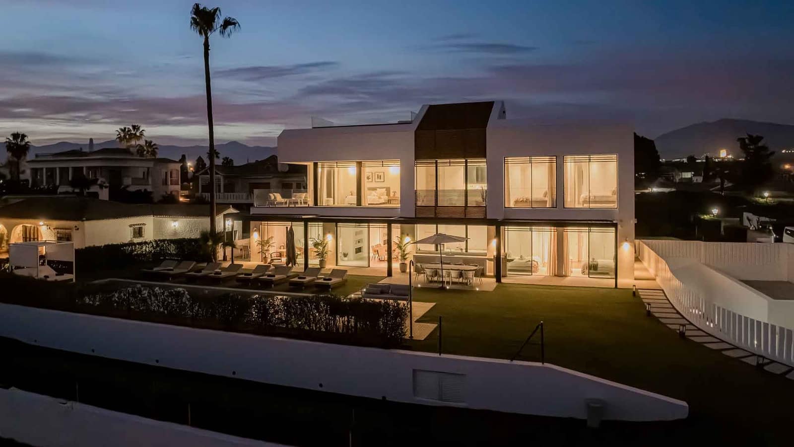 5 bedroom Villa for sale in Estepona with pool garage - € 5,750,000 (Ref: 10115645)