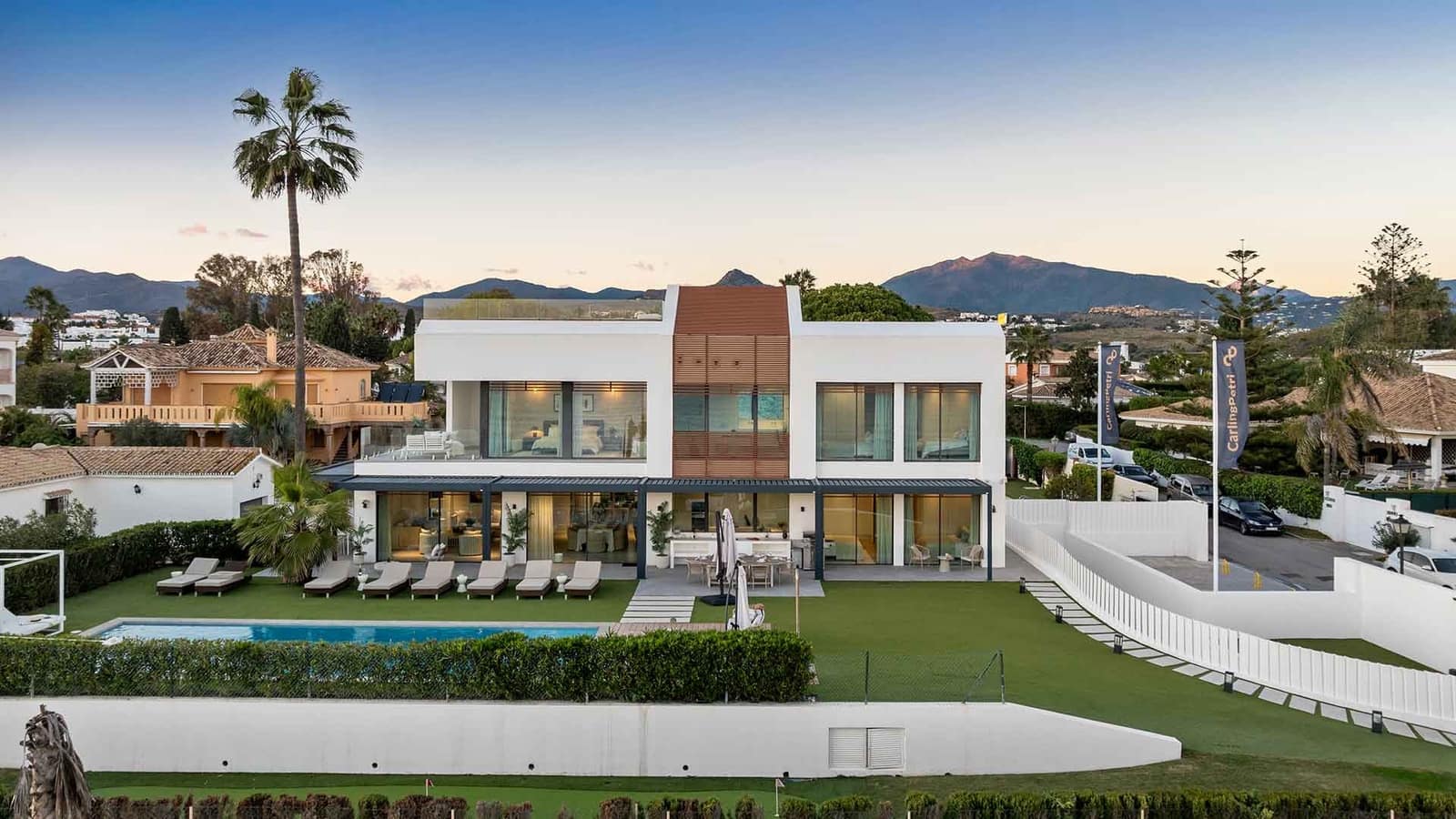 5 bedroom Villa for sale in Estepona with pool garage - € 5,750,000 (Ref: 10115645)