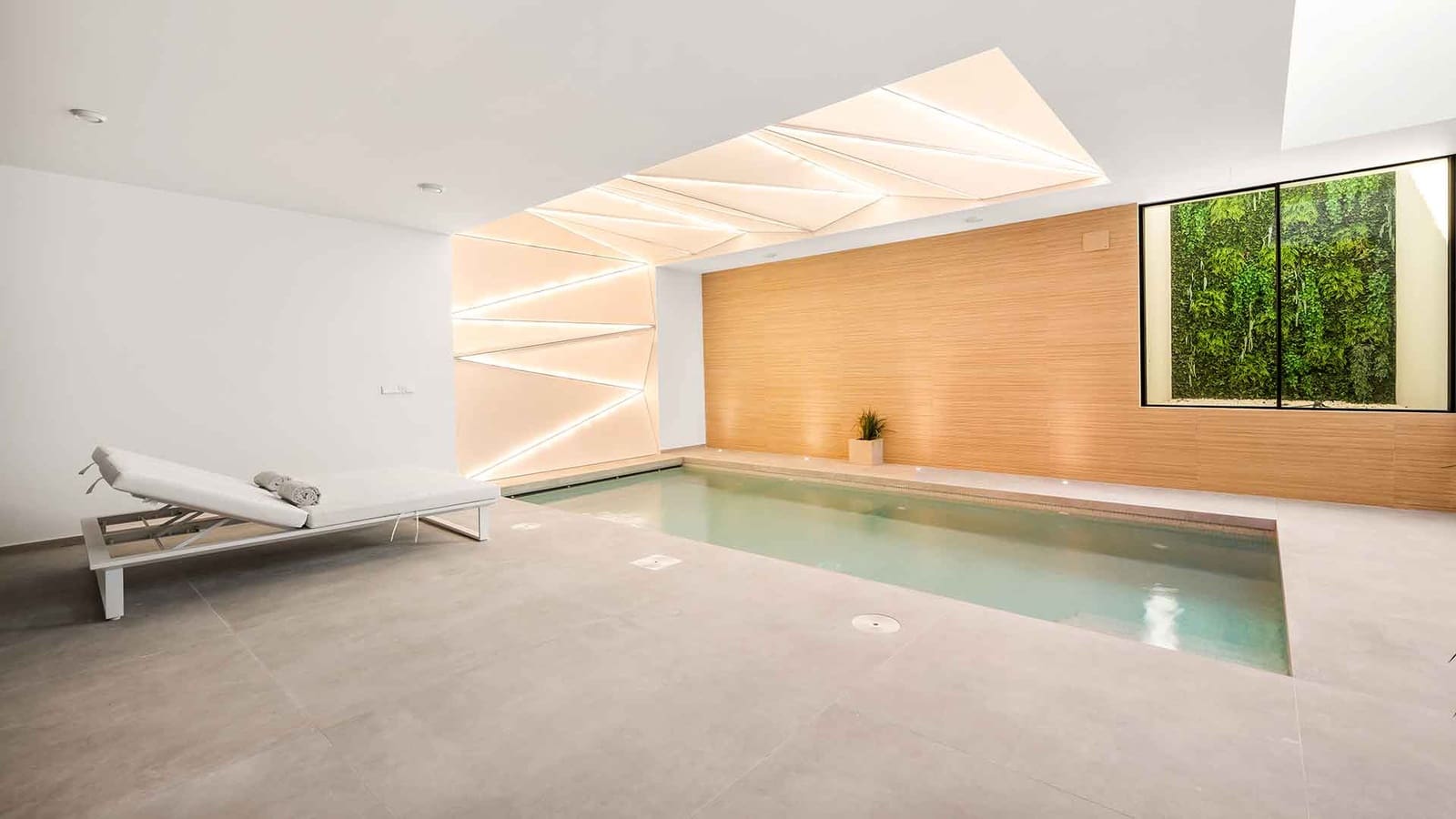 5 bedroom Villa for sale in Estepona with pool garage - € 5,750,000 (Ref: 10115645)