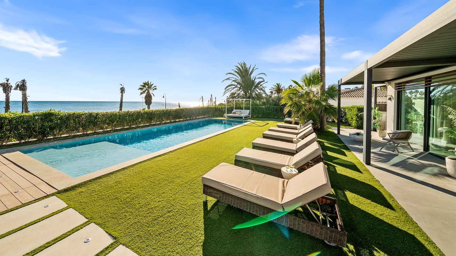 5 bedroom Villa for sale in Estepona with pool garage - € 5,750,000 (Ref: 10115645)