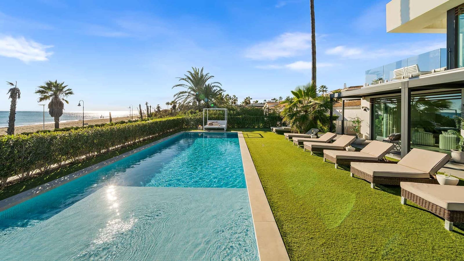 5 bedroom Villa for sale in Estepona with pool garage - € 5,750,000 (Ref: 10115645)