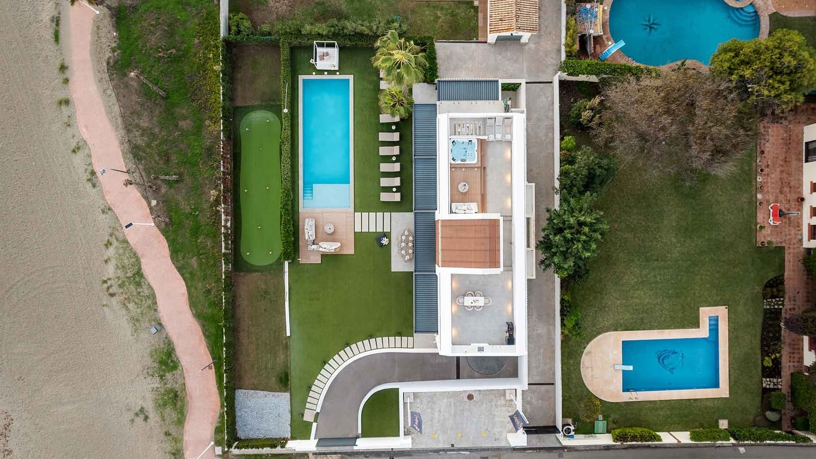 5 bedroom Villa for sale in Estepona with pool garage - € 5,750,000 (Ref: 10115645)