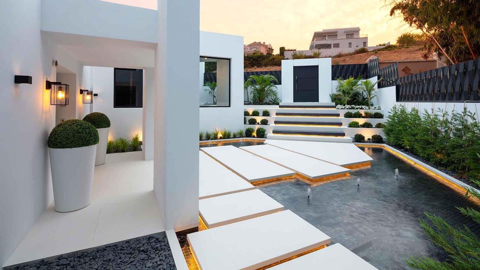 Chalet de 5 habitaciones en Nueva Andalucia en venta con piscina garaje - 5.500.000 € (Ref: 10119719)
