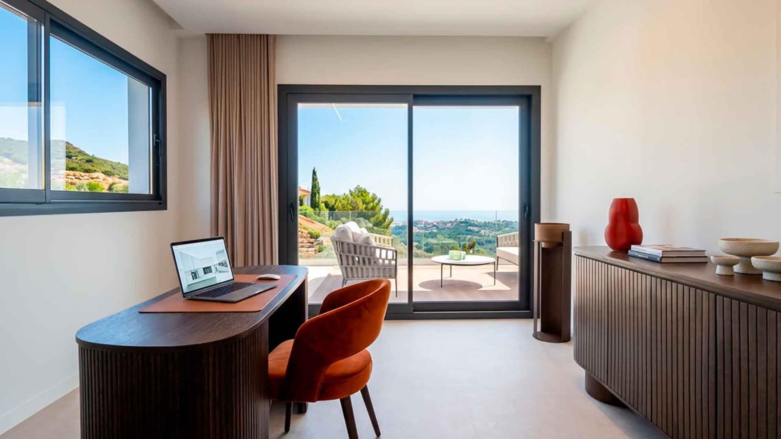 5 bedroom Villa for sale in Benahavis with pool garage - € 3,875,000 (Ref: 10129078)