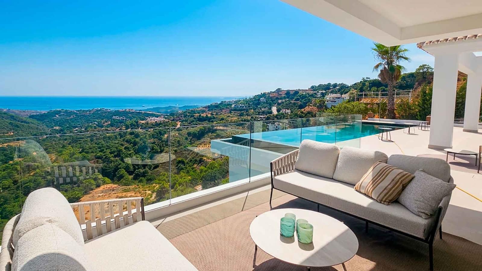 5 bedroom Villa for sale in Benahavis with pool garage - € 3,875,000 (Ref: 10129078)