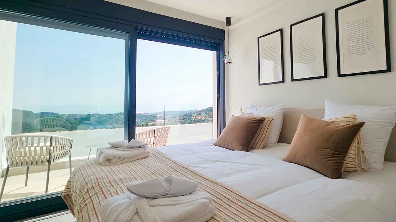 5 bedroom Villa for sale in Benahavis with pool garage - € 3,875,000 (Ref: 10129078)