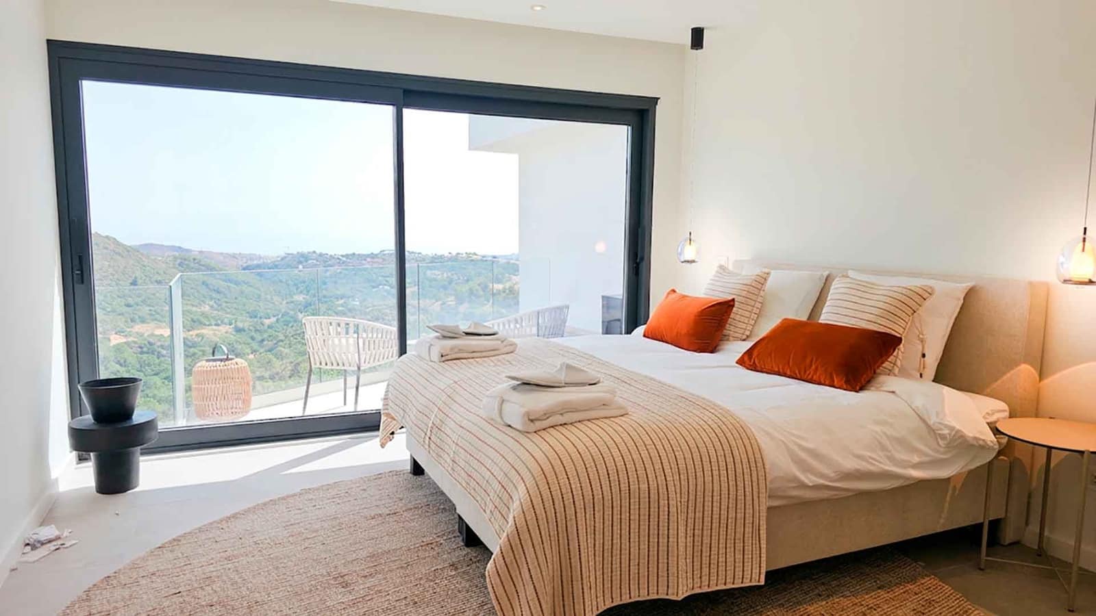 5 bedroom Villa for sale in Benahavis with pool garage - € 3,875,000 (Ref: 10129078)