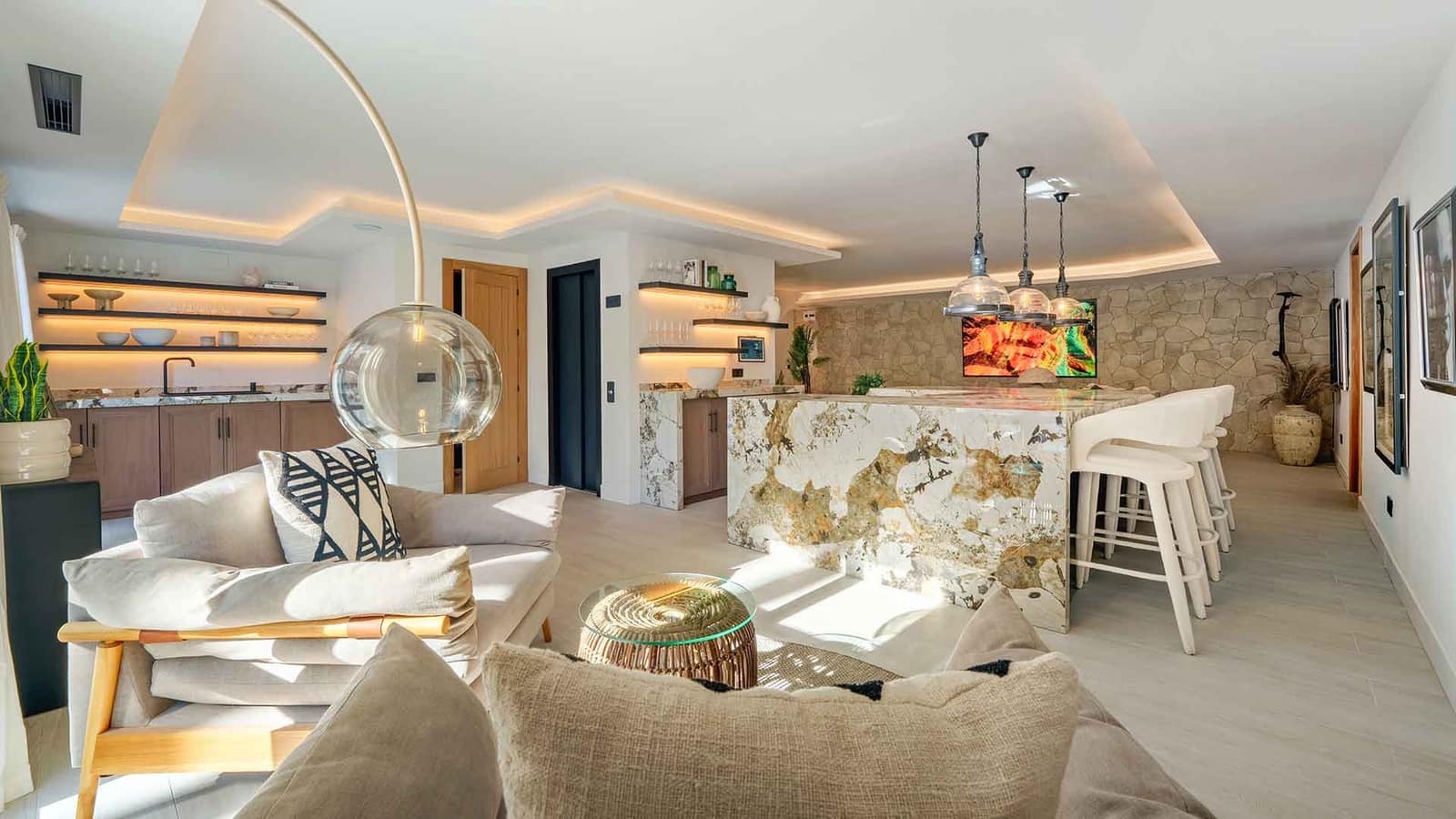 6 sypialnia Willa na sprzedaż w Nueva Andalucia z basenem garażem - 9 980 000 € (Ref: 10135954)