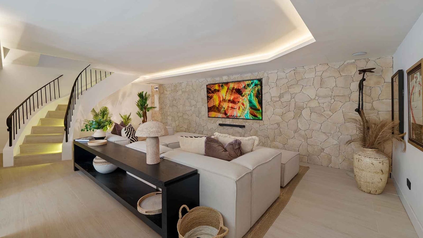 6 sypialnia Willa na sprzedaż w Nueva Andalucia z basenem garażem - 9 980 000 € (Ref: 10135954)