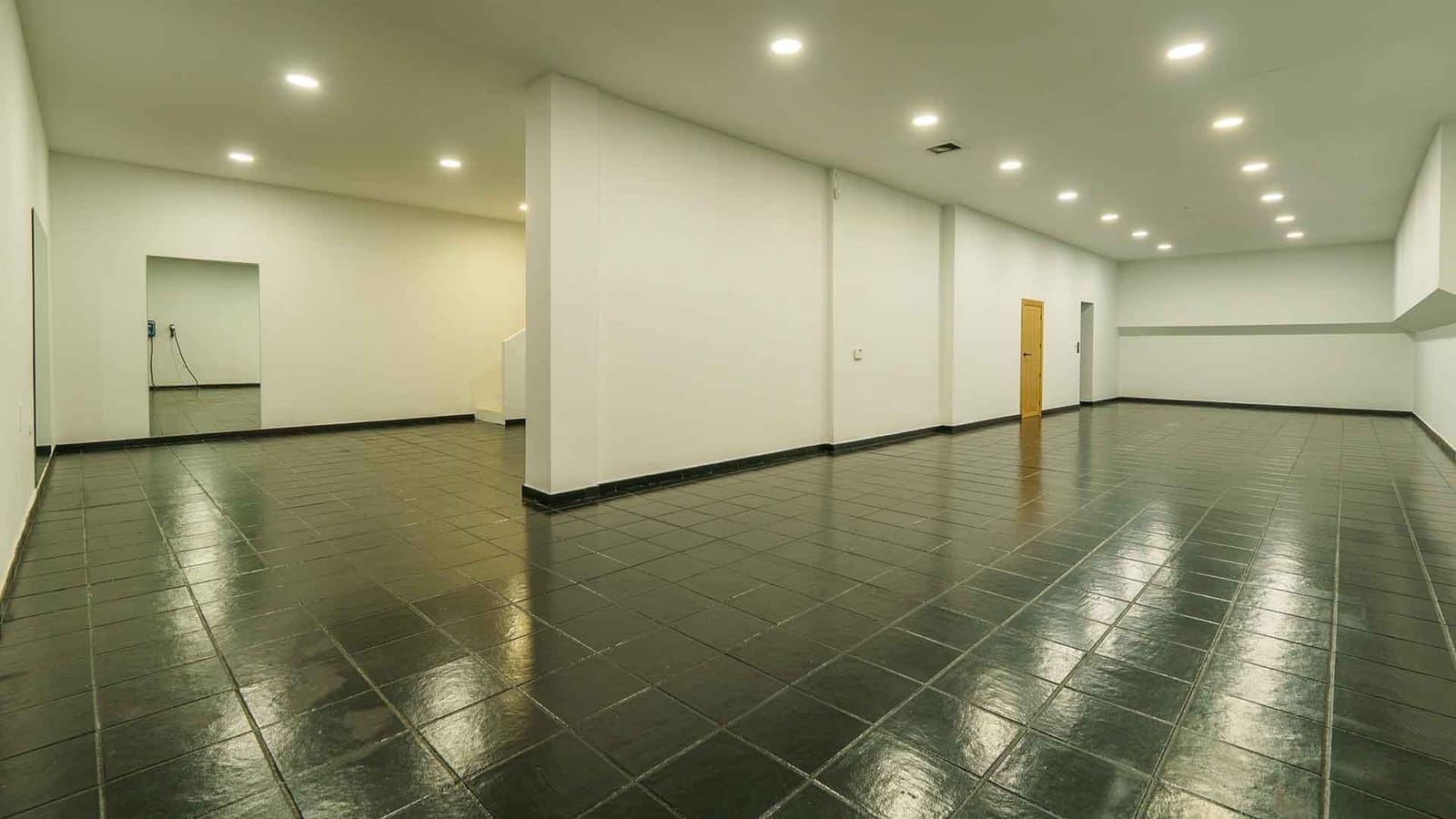 6 sypialnia Willa na sprzedaż w Nueva Andalucia z basenem garażem - 9 980 000 € (Ref: 10135954)
