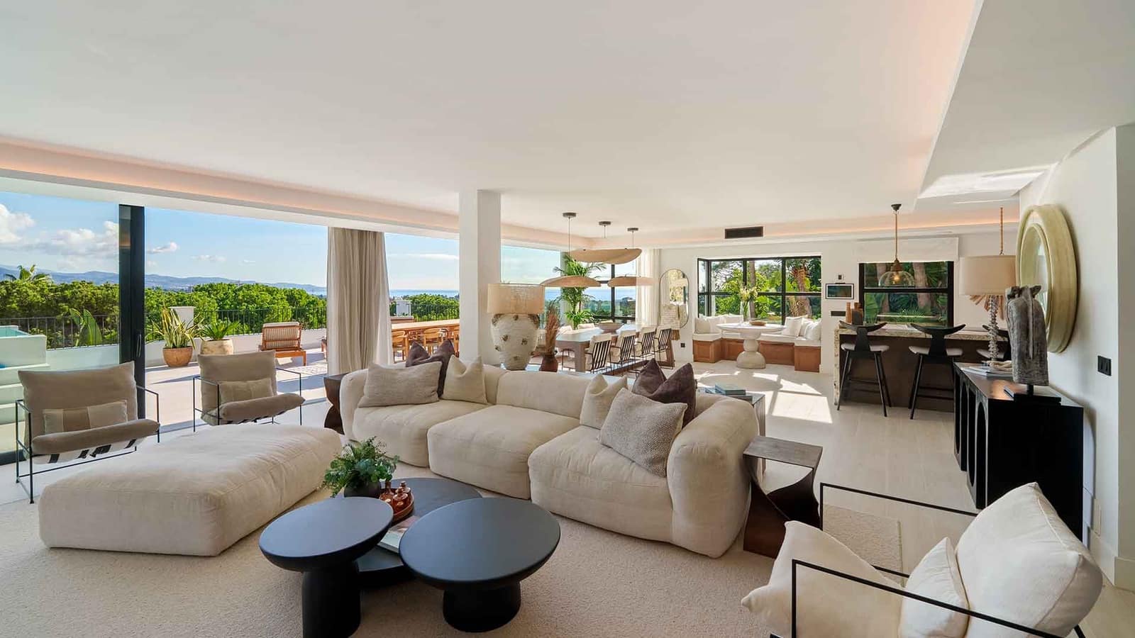 6 sypialnia Willa na sprzedaż w Nueva Andalucia z basenem garażem - 9 980 000 € (Ref: 10135954)