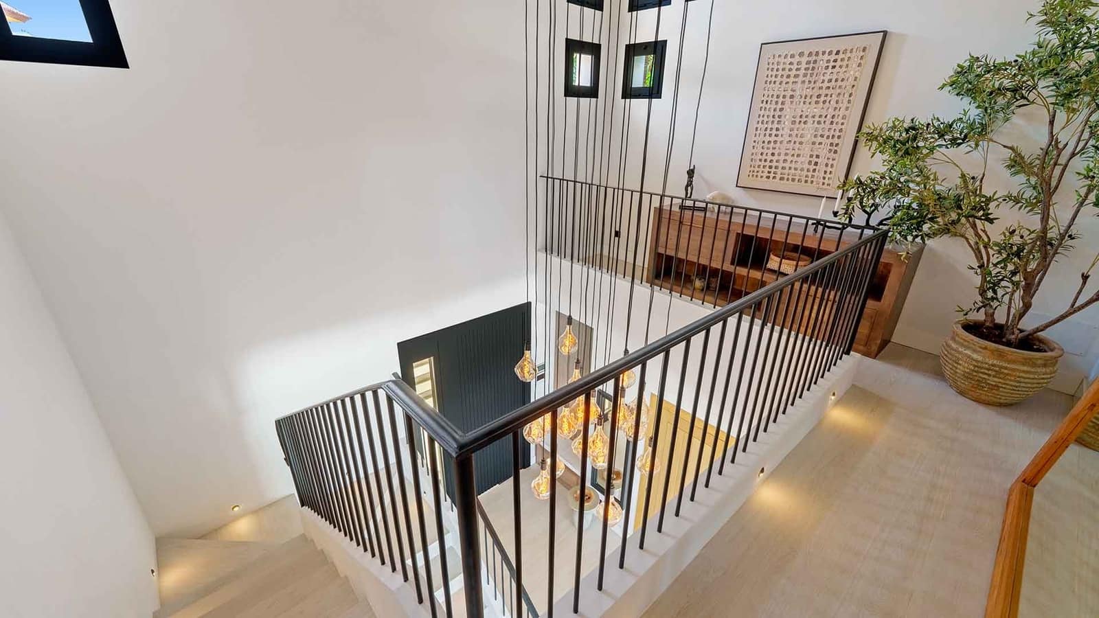 6 sypialnia Willa na sprzedaż w Nueva Andalucia z basenem garażem - 9 980 000 € (Ref: 10135954)