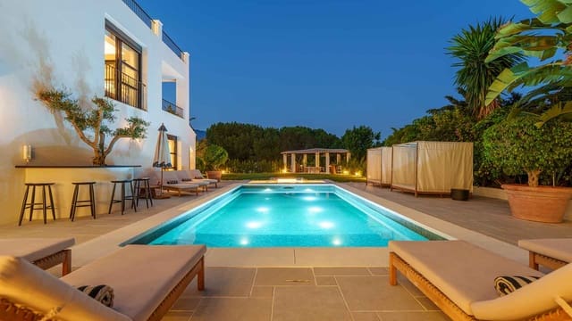 6 Zimmer Villa zu verkaufen in Nueva Andalucía Centro, Marbella mit Pool Garage - 9.980.000 € (Ref: 10135954)