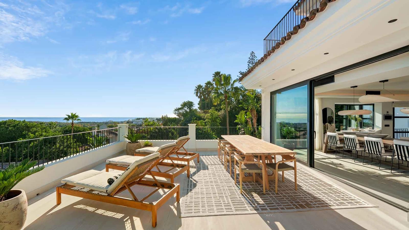 6 sypialnia Willa na sprzedaż w Nueva Andalucia z basenem garażem - 9 980 000 € (Ref: 10135954)