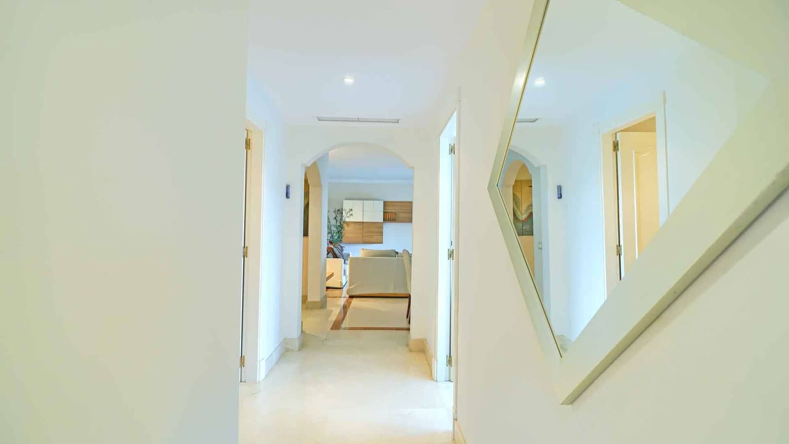 2 sypialnia Apartament na sprzedaż w Golden Mile z basenem garażem - 990 000 € (Ref: 10154941)