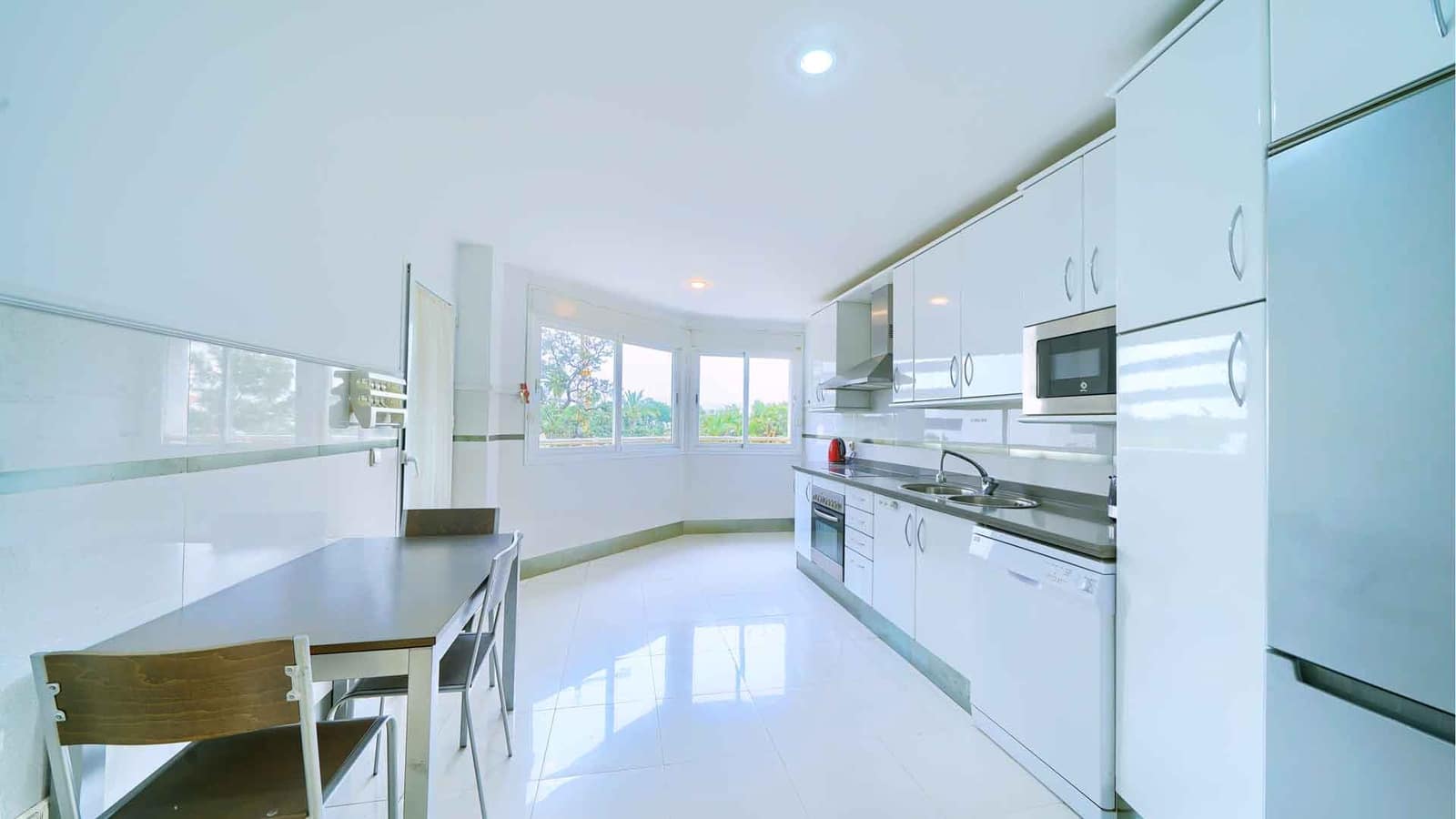 2 sypialnia Apartament na sprzedaż w Golden Mile z basenem garażem - 990 000 € (Ref: 10154941)