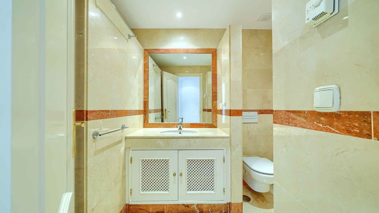 2 sypialnia Apartament na sprzedaż w Golden Mile z basenem garażem - 990 000 € (Ref: 10154941)