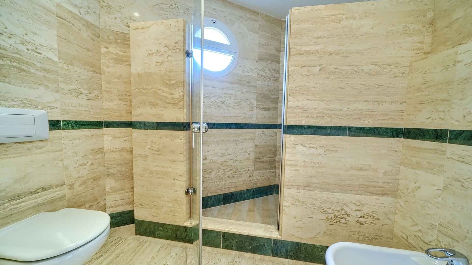 2 sypialnia Apartament na sprzedaż w Golden Mile z basenem garażem - 990 000 € (Ref: 10154941)