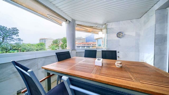 2 sypialnia Apartament na sprzedaż w Lomas De Marbella, Marbella z basenem garażem - 990 000 € (Ref: 10154941)