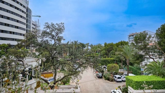 2 sypialnia Apartament na sprzedaż w Lomas De Marbella, Marbella z basenem garażem - 990 000 € (Ref: 10154941)