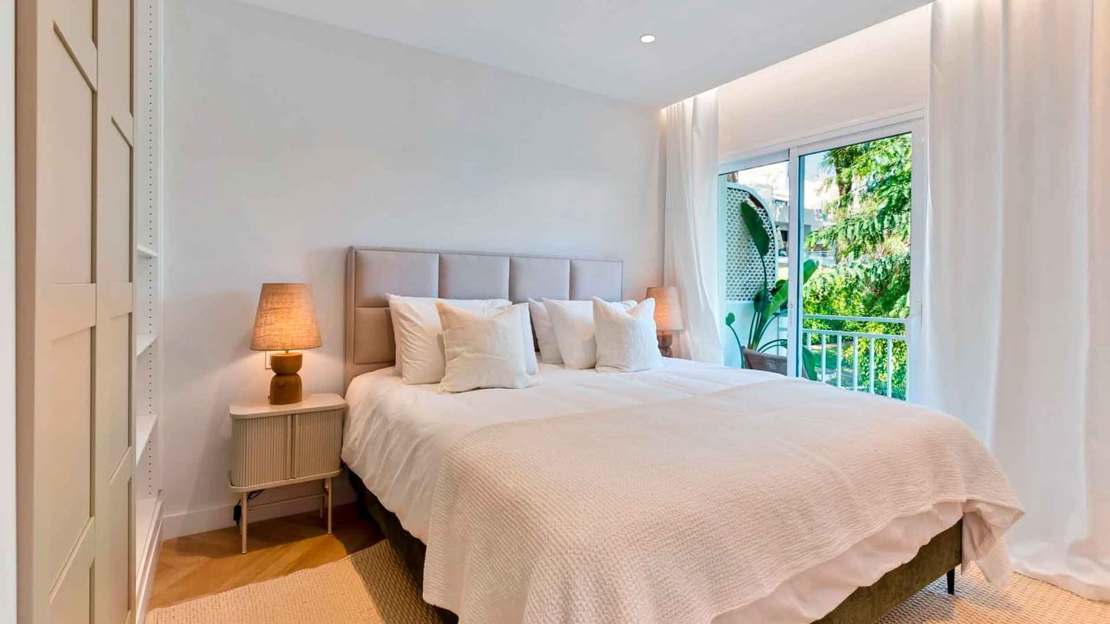 4 bedroom Townhouse for sale in Golden Mile with pool garage - € 995,000 (Ref: 10157637)