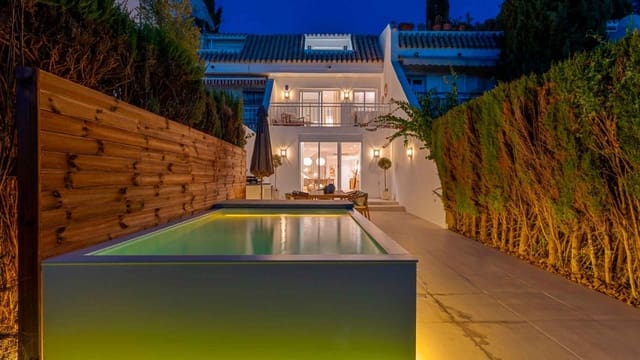 4 sovrum Hus till salu i Lomas De Marbella, Marbella med pool garage - 995 000 € (Ref: 10157637)
