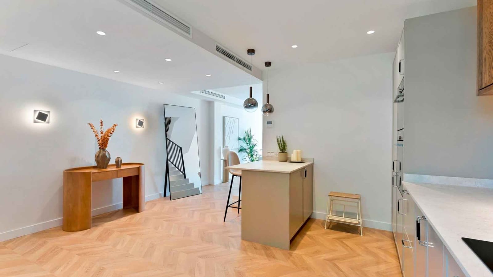 4 bedroom Townhouse for sale in Golden Mile with pool garage - € 995,000 (Ref: 10157637)